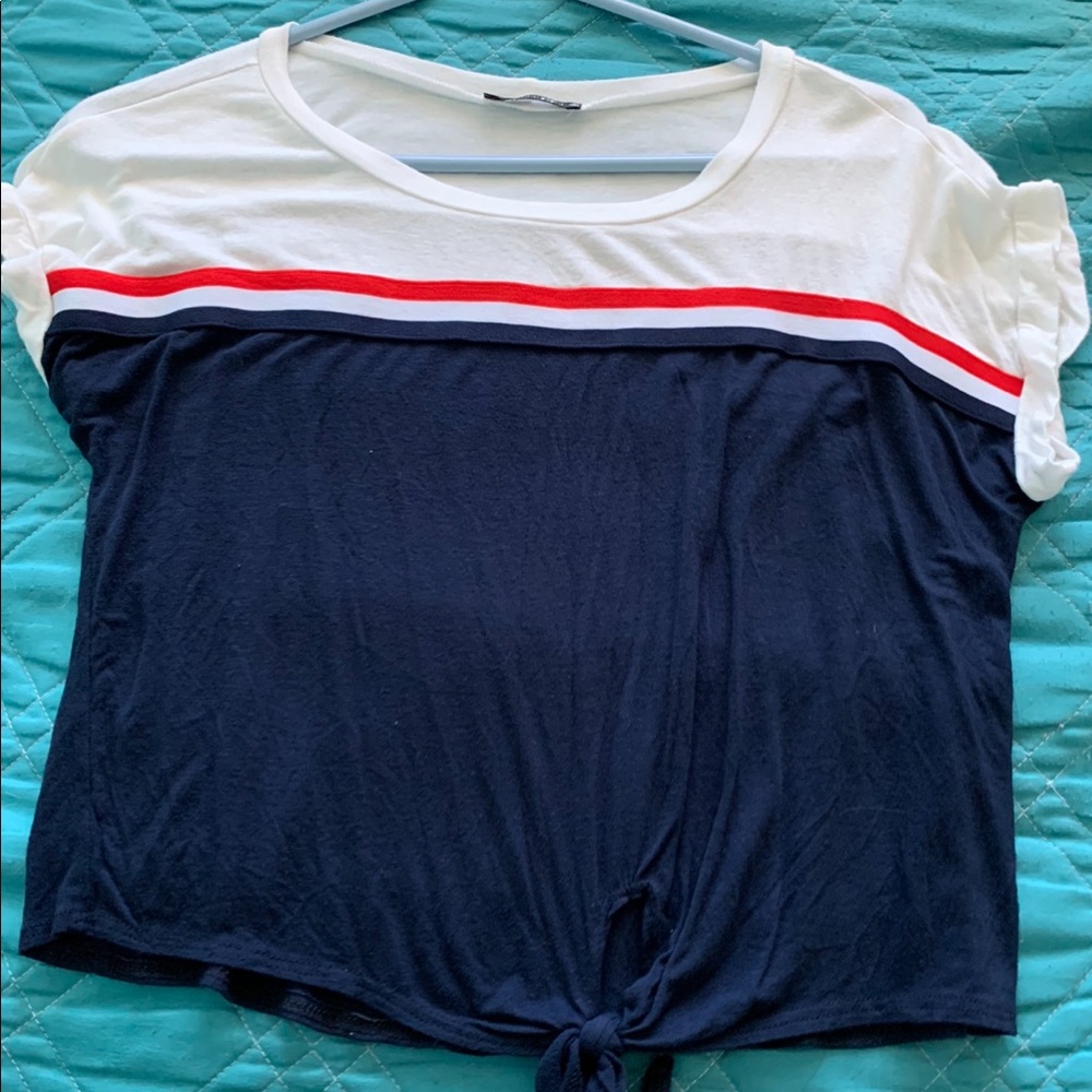 Blue cropped shirt